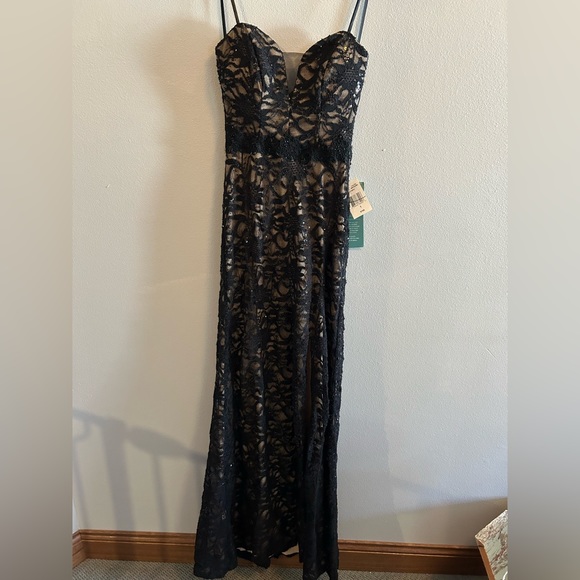B. Smart Dresses & Skirts - NWT black/nude lace strapless evening gown/prom dress. Perfect condition
